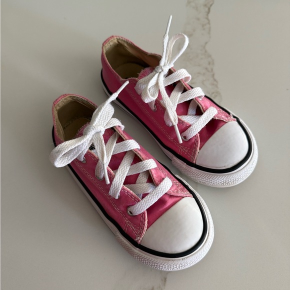 Stylish Pink Converse Kids Toddler Size 9 - Picture 1 of 6
